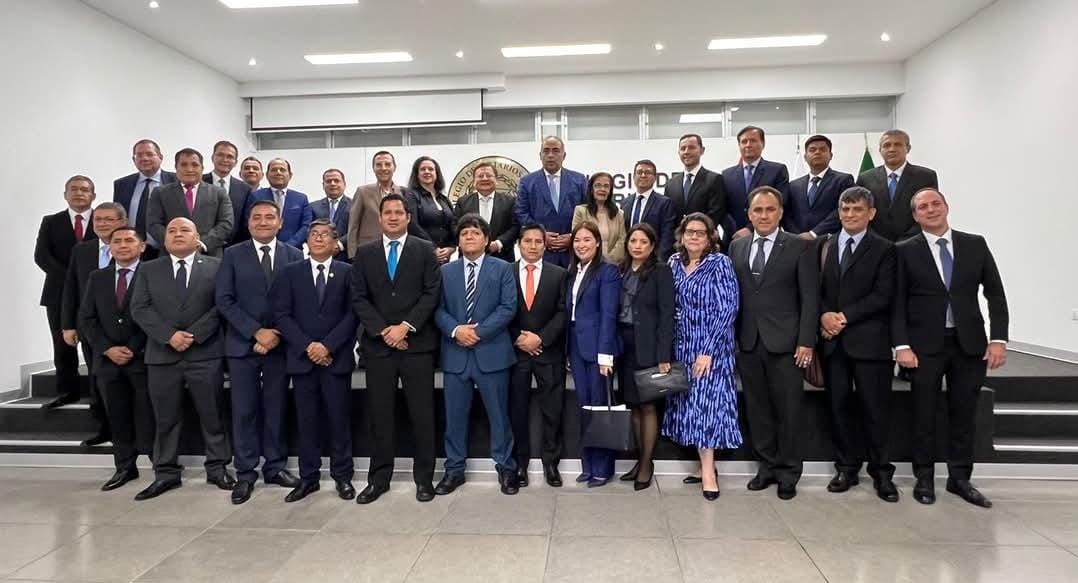 26 Nuevos Notarios Se Incorporan a Lima